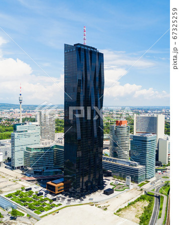Danube district aerial, Vienna 67325259