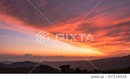 車山高原の夜明け 67328426