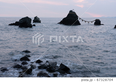 二見浦 伊勢 夫婦岩 朝日 朝焼け 夏至 二見浦 伊勢 夫婦岩 朝日 朝焼け 夏至 67328704