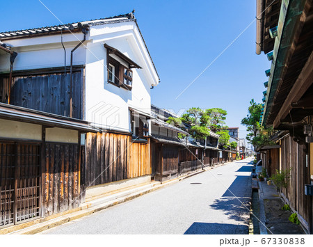 近江八幡 古い町並みが残る新町通り 近江八幡 古い町並みが残る新町通り 67330838