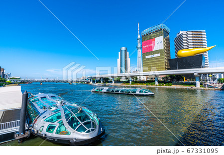 日本の東京都市景観 水上バス・ヒミコや離岸したホタルナなどを望む（奥は新名所・すみだリバーウォーク 67331095