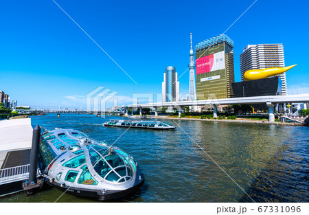 日本の東京都市景観 水上バス・ヒミコや離岸したホタルナなどを望む（奥は新名所・すみだリバーウォーク 67331096