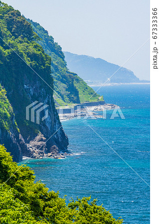 (新潟県糸魚川市)親不知の海岸線 (新潟県糸魚川市)親不知の海岸線 67333366