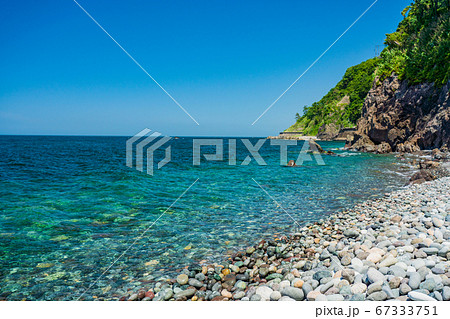 (新潟県糸魚川市)親不知海岸 綺麗な海 (新潟県糸魚川市)親不知海岸 綺麗な海 67333751