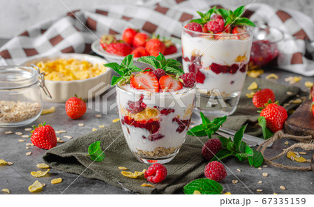 Granola yogurt fruits Granola yogurt fruits 67335159
