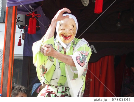 お祭りのひょっとこ踊り 67335842