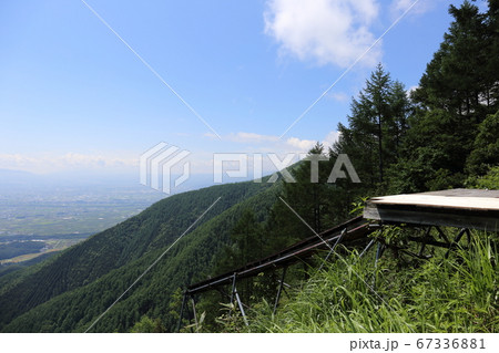 三郷スカイライン展望台そば、パラグライダーのランチャー台(離陸台) 長野県安曇野市 三郷スカイライン展望台そば、パラグライダーのランチャー台(離陸台) 長野県安曇野市 67336881