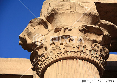 エジプト　コムオンボ神殿の柱 67337993