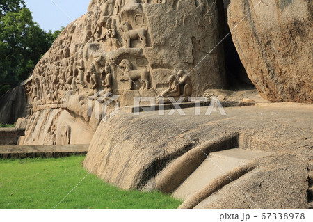 インド 世界遺産 マハバリプラム アルジュナの苦行 ガンガーの降下 巨大彫刻 レリーフ 世界最大 インド 世界遺産 マハバリプラム アルジュナの苦行 ガンガーの降下 巨大彫刻 レリーフ 世界最大 67338978