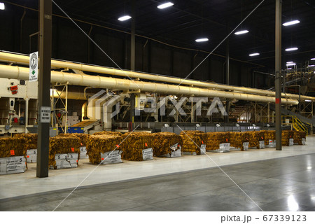 アメリカ　タバコ工場 67339123