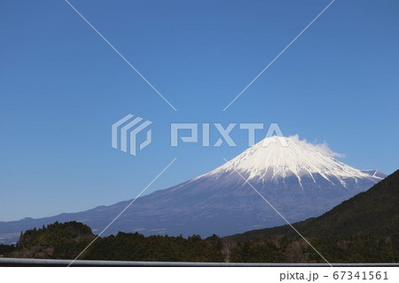 富士山と青い空 富士山と青い空 67341561
