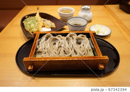 新潟県の名物郷土料理、へぎ蕎麦 67342394