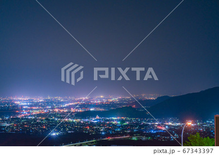姨捨SAから見た善光寺平の夜景 【長野県】 姨捨SAから見た善光寺平の夜景 【長野県】 67343397