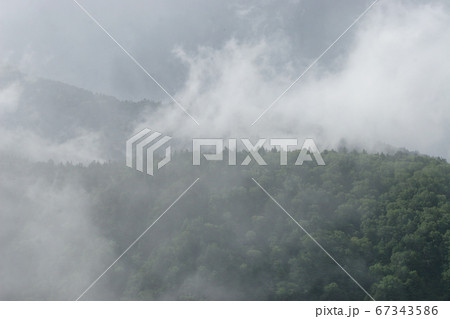 山の雲 山の雲 67343586