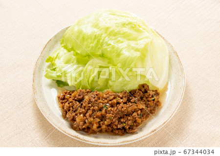 ひき肉のレタス包み。 ひき肉のレタス包み。 67344034