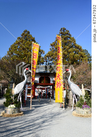 箱崎八幡神社の入口の鶴 箱崎八幡神社の入口の鶴 67347932