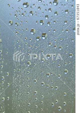 Rain drops and steam on the windowの写真素材 [67351843] - PIXTA
