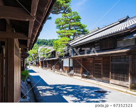 近江八幡 古い町並みが残る新町通りの写真素材 近江八幡 古い町並みが残る新町通りの写真素材