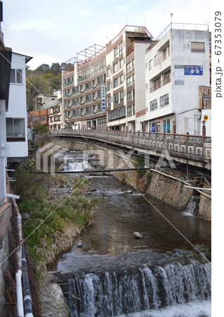 神奈川、湯河原温泉郷を流れる千歳川 神奈川、湯河原温泉郷を流れる千歳川 67353079