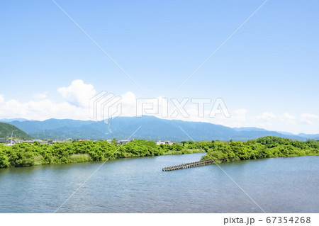 加治大橋から見た加治川・姫田川と二王子岳 加治大橋から見た加治川・姫田川と二王子岳 67354268