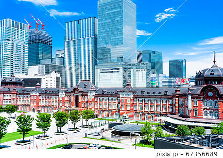 東京駅　丸の内口　駅前風景 67356689