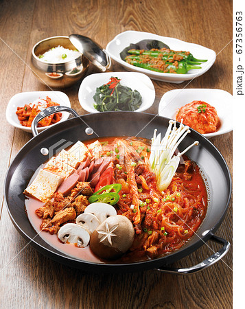 韓国料理 肉 野菜 67356763