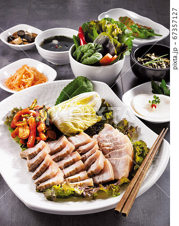 韓国料理 豚肉 料理 67357127