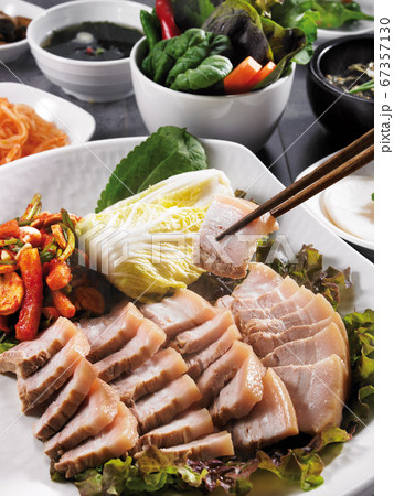 韓国料理 豚肉 料理 67357130