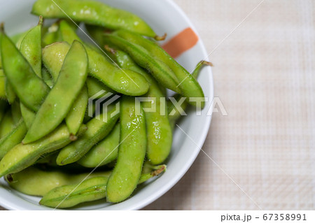 塩茹でした枝豆 67358991