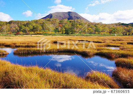 北海道 岩内郡共和町 神仙沼周辺の池塘(ちとう)とチセヌプリ 北海道 岩内郡共和町 神仙沼周辺の池塘(ちとう)とチセヌプリ 67360655