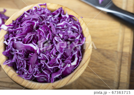 purple cabbage salad 67363715