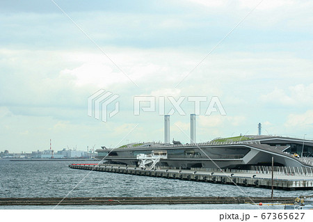 旅客船のいない大さん橋 67365627