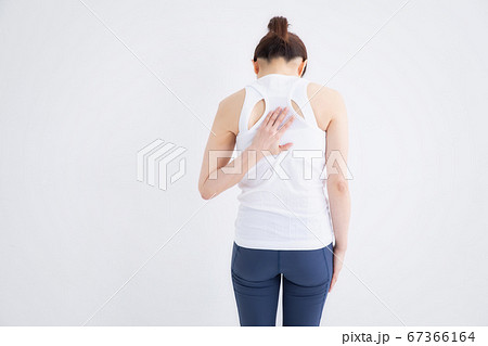 スポーツウェアの女性 スポーツウェアの女性 67366164