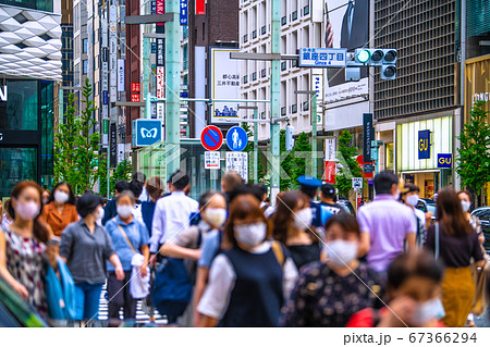 日本の東京都市景観 東京・銀座。新型コロナ（経済へ前のめりで感染者が243人になってしまった東京） 67366294