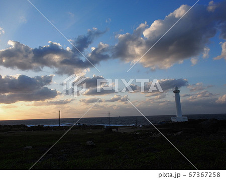 沖縄県、残波岬の夕景 67367258