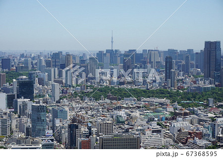 赤坂の街並みと御用地　奥に東京スカイツリー 67368595