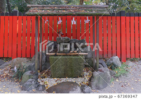 下賀茂神社のお水舎、京都府京都市左京区下鴨 67369347