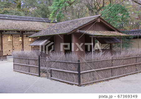 下賀茂神社内にある復元された鴨長明の方丈、京都府京都市左京区下鴨 67369349