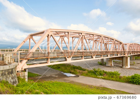 石川県の手取川に架かる粟生大橋 67369680