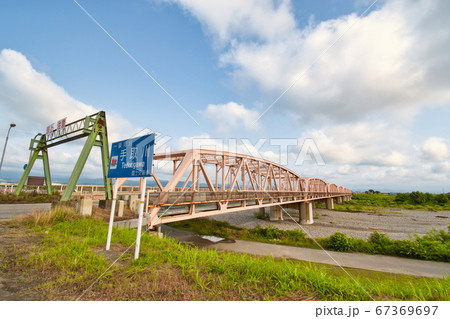 石川県の手取川に架かる粟生大橋 67369697