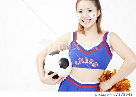 サッカーの応援するチアガールの写真素材