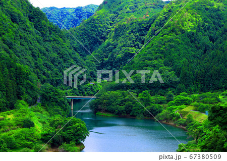 三重県名張市、香落渓の風景、青蓮寺川と自然の風景【7月】 67380509