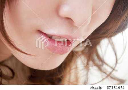 女性の口元の写真素材