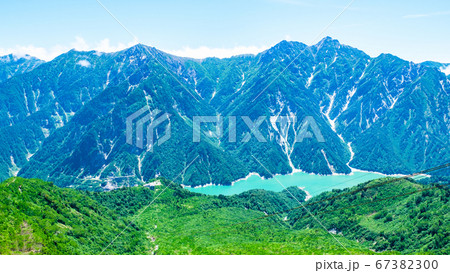 立山黒部アルペンルート・大観峰の風景 67382300