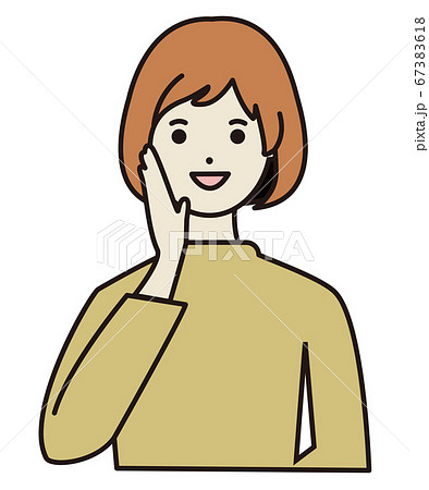 口に手を添えて囁く女性 67383618