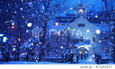 雪の札幌時計台 67383837