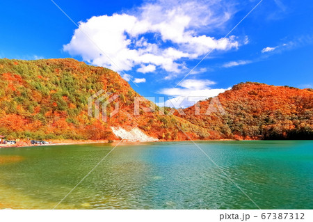 紅葉の潟沼（かたぬま） 67387312
