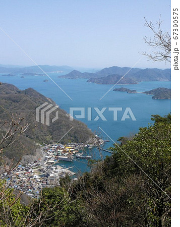 神峰山 第二展望台から見える大崎上島と瀬戸内海の景色　（広島県） 67390575