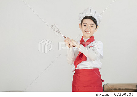 Happy children concept, a portrait of asian children smiling 364 67390909