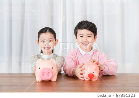 Happy children concept, a portrait of asian children smiling 277 67391223
